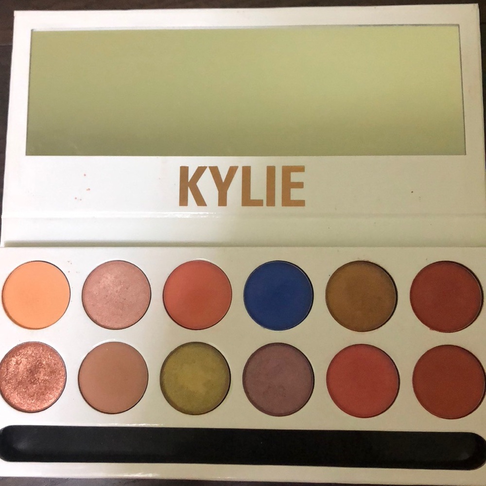 Kylie Cosmetics Royal Peach palette